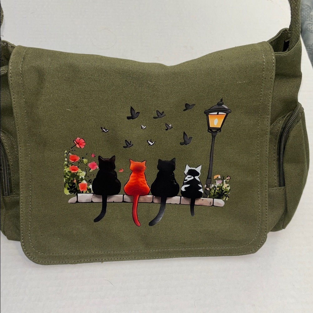 GREEN CANVAS MESSENGER BAG WITH CAT DETAIL ON FRONT FLAP 2 SNAP CLOSURES - Picture 9 of 15